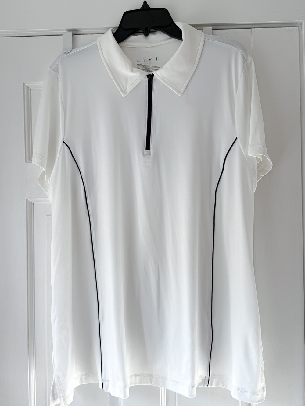 NWT Women’s 18/20 Golf Polo with Black Contrast Zip - LIVI by Lane Bryant